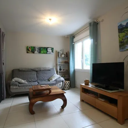 Pau, 4 Pièces, 5 Personnes - Fr-1-384-783